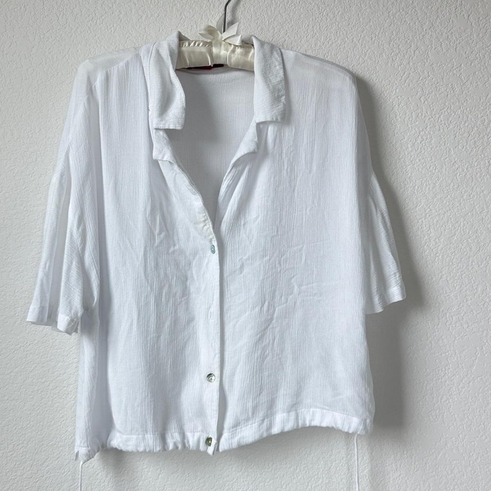 Guess White Button-Down Short Sleeve Shirt